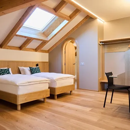 Lodge Hermann *